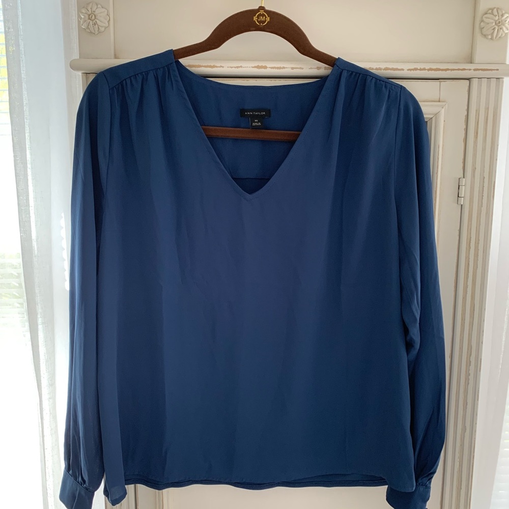 🔹NWOT Ann Taylor Blue Blouse🔹